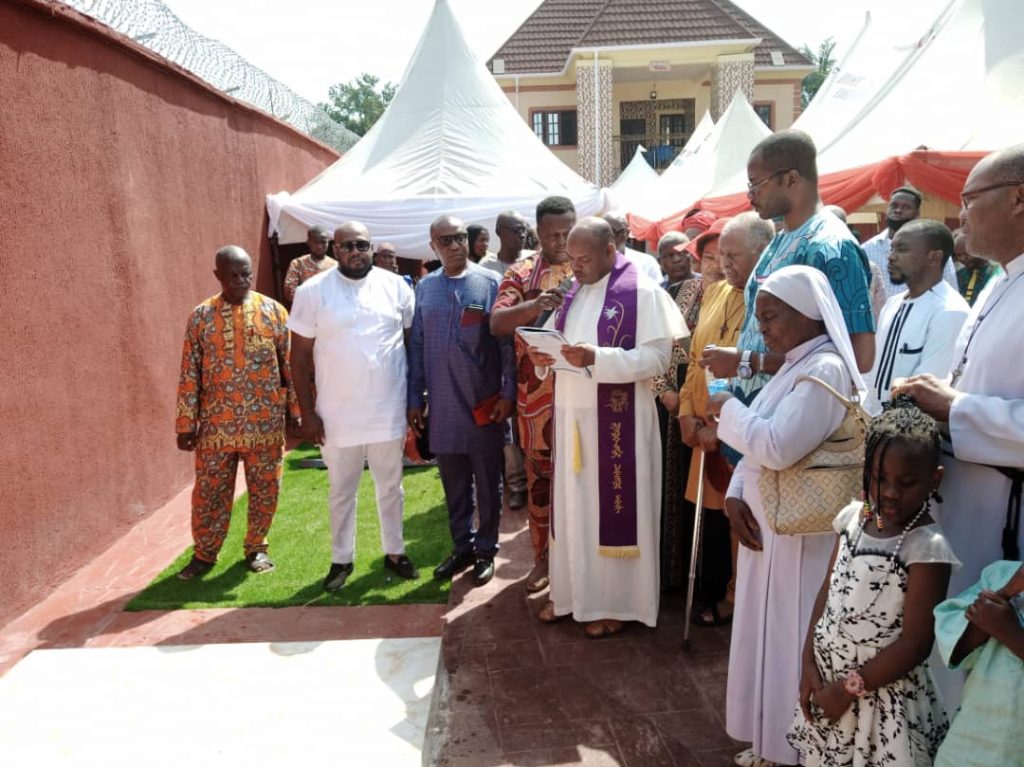 Laz Okafor Immortalises Late Wife Gloria, Dedicates Villa, Names Street After Her 