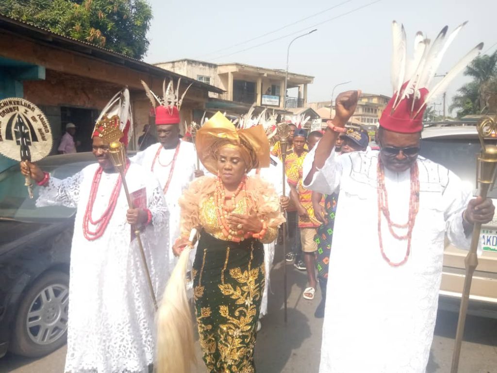 Neni Community Confers Ọzọ Ezeani  Title On Okechinyelugo Agurd