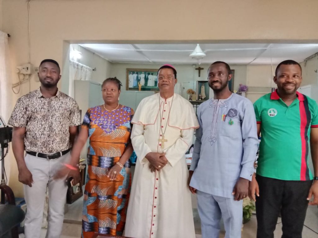 Bishop Ezeokafor Of Awka Catholic Diocese Receives Anambra NUJ Exco, Commends Media For Remaining Conscience Of Society