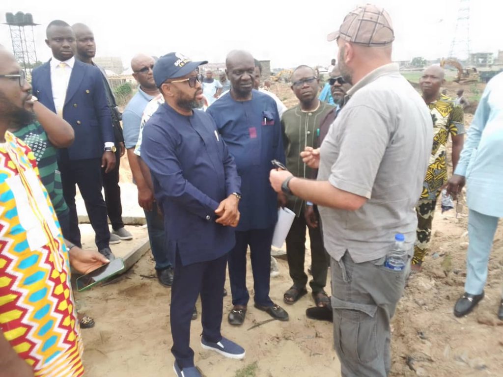 Anambra Deputy Governor, Ibezim Inspects  Desilting of Sakamori Drainage System in Okpoko, Ogbaru Council Area