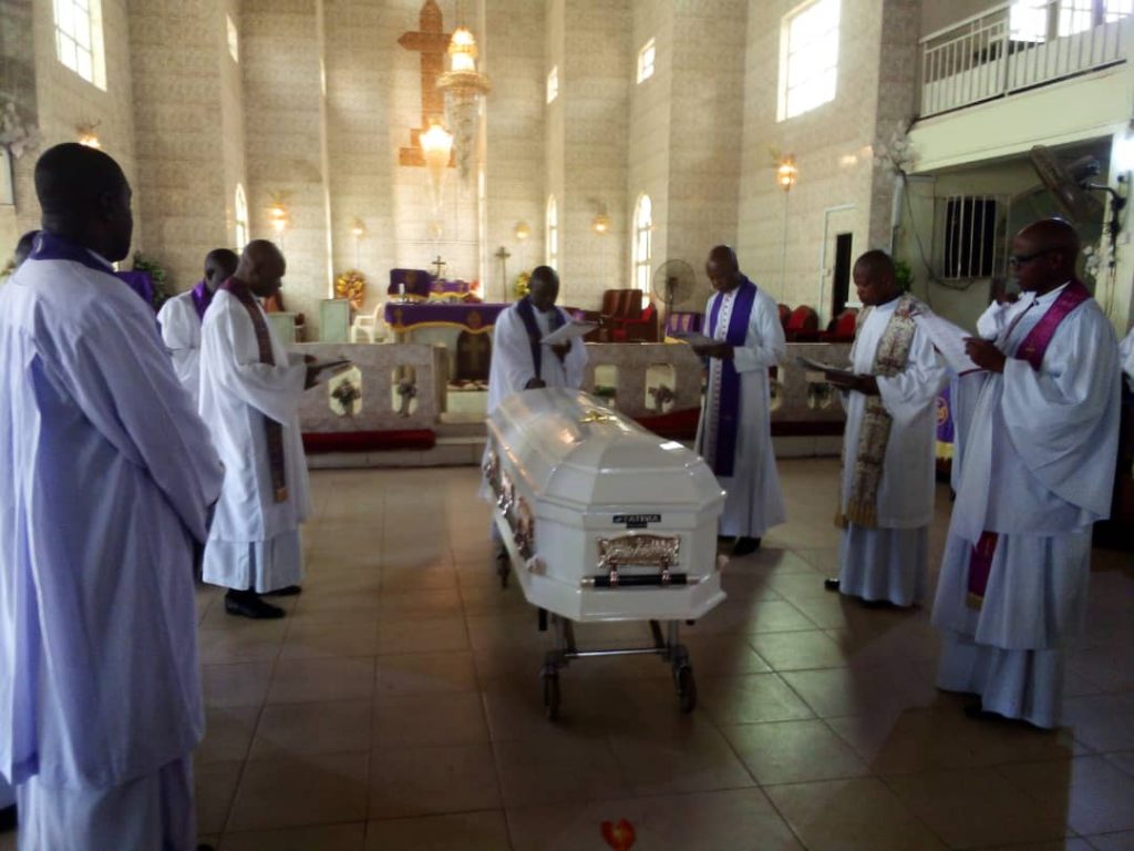 Mrs  Gloria  Ezeokafor Buried At Ichida Anaocha Council Area