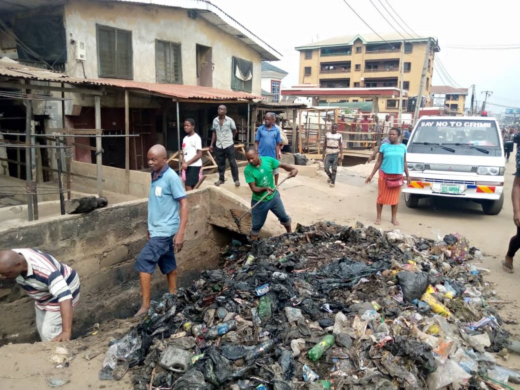 Residents Of Onitsha And Environs Participate Actively In Waste Evacuation, Drainage Desilting Exercise