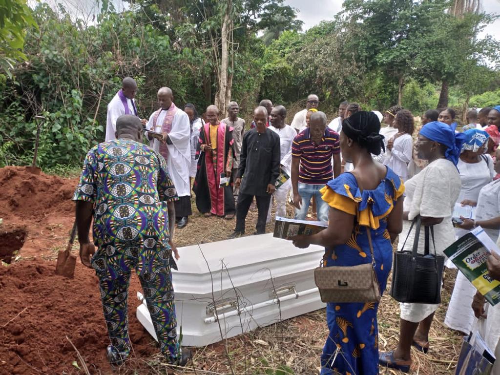 Mrs Caroline Iwegbuna Buried At Achalla Awka North Council Area