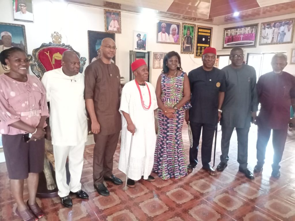 Traditional Ruler Of Awka Obi Nwosu  Commends Rotary International On Humanitarian Services