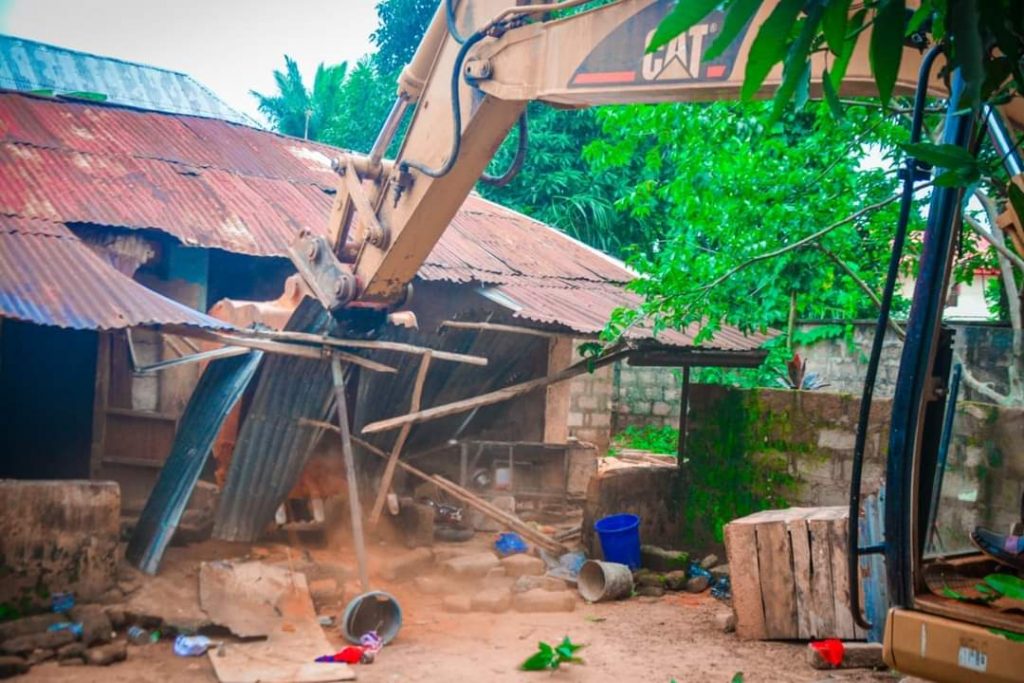 Anambra State Govt  Goes Tough Against Criminals, Demolishes Kidnappers’ Hideout In Oba, Idemili South Council Area