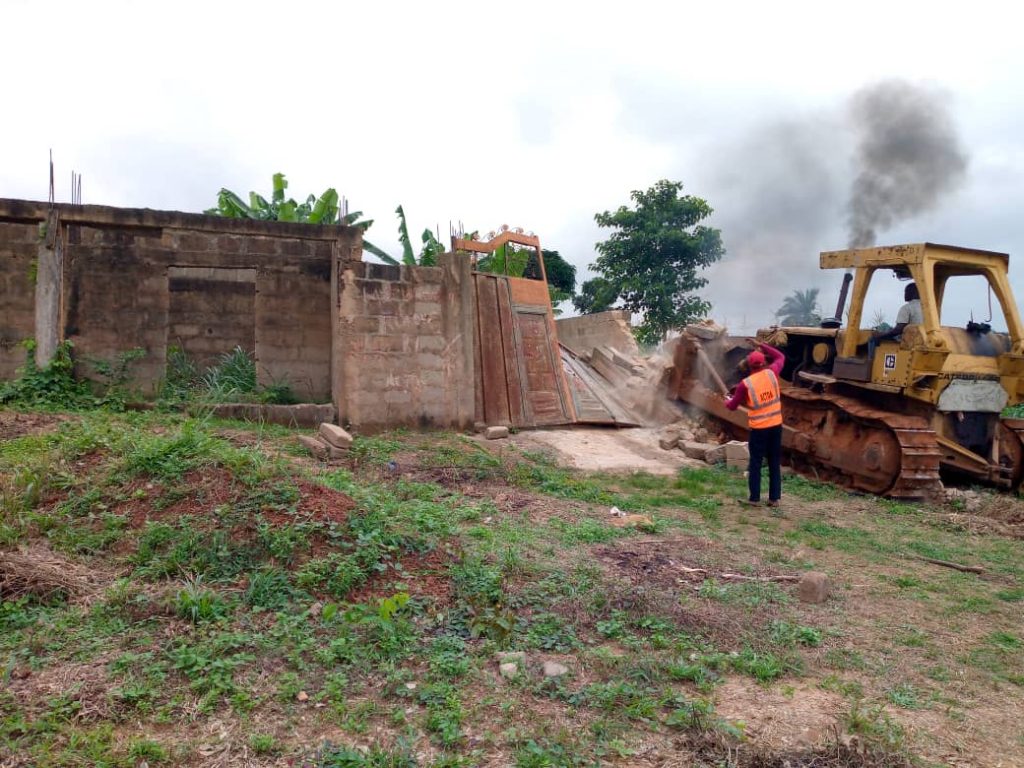 ACTDA Demolishes Illegal Structures   At Amawbia, Awka South Council Area