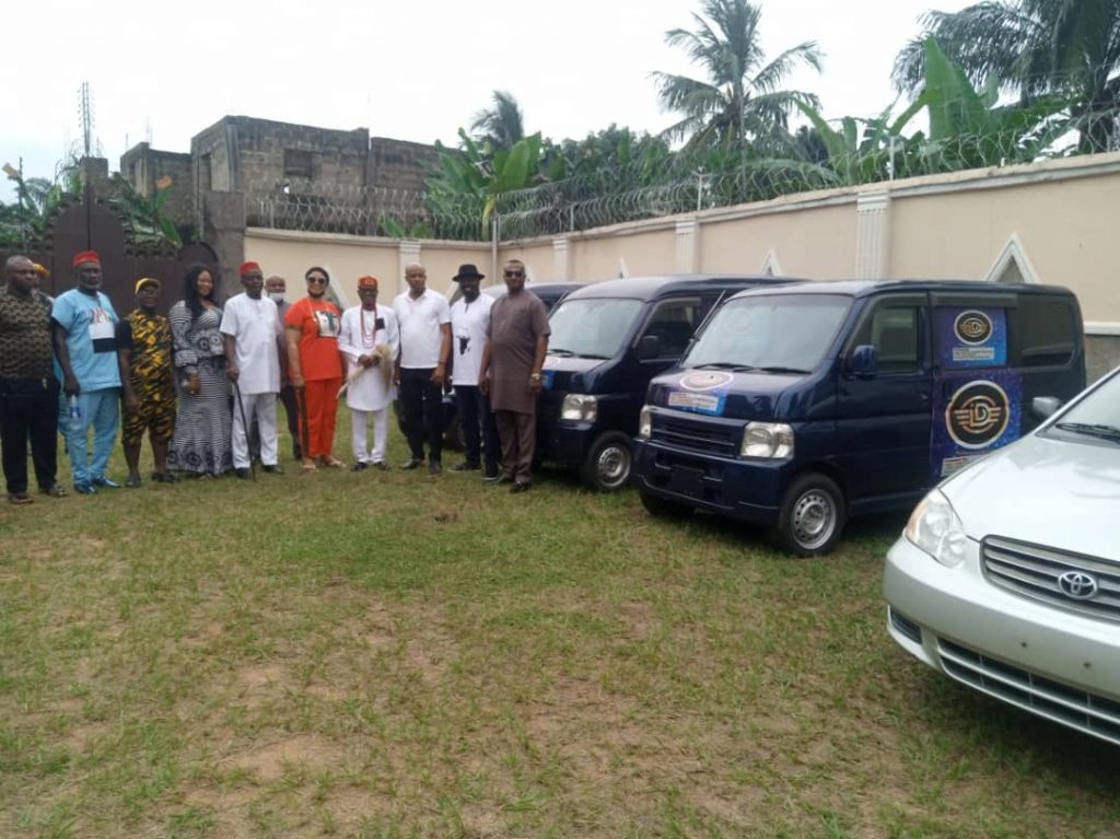 Philanthropist Ekweozor, Empowers 50 Indigent Women With N20, 000 Each, Five Others With Vehicles At Umuawulu, Awka South Council Area