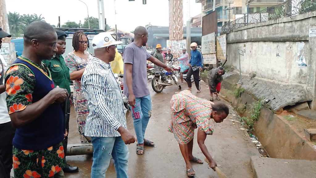 TC Chairman Dunukofia LG Council Onyemaobi Commends Traders For Active Participation In Sanitation