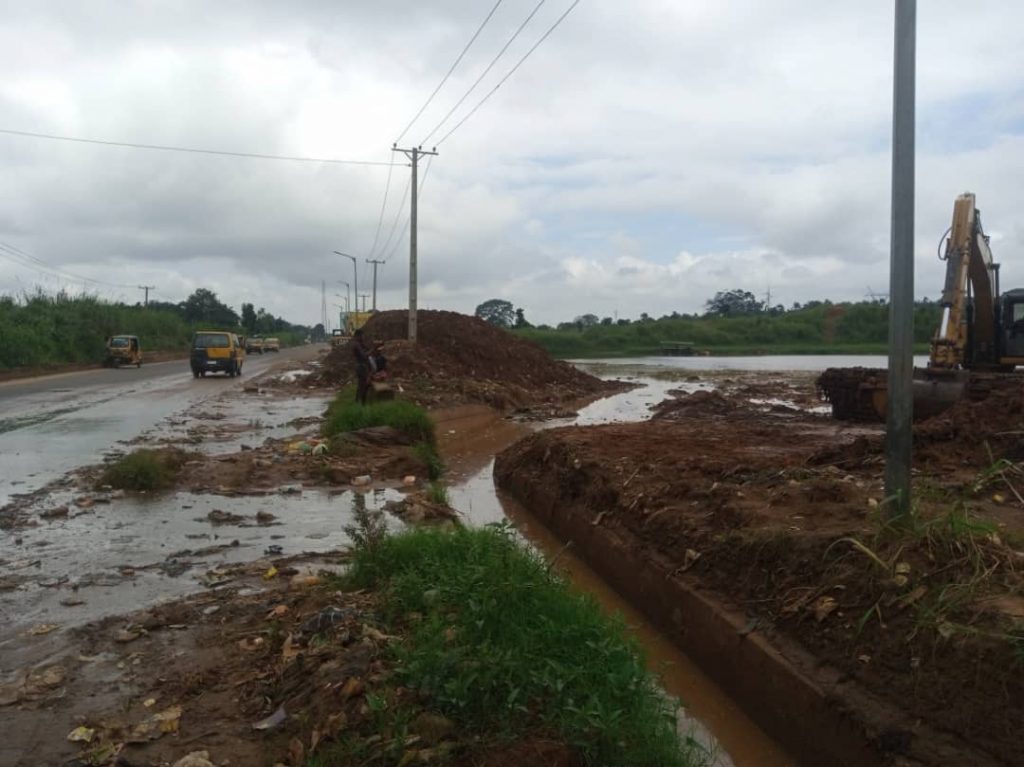 Work Advances On State Govt Intervention  At Flooded Ogidi Axis Of Old Onitsha -Enugu Road