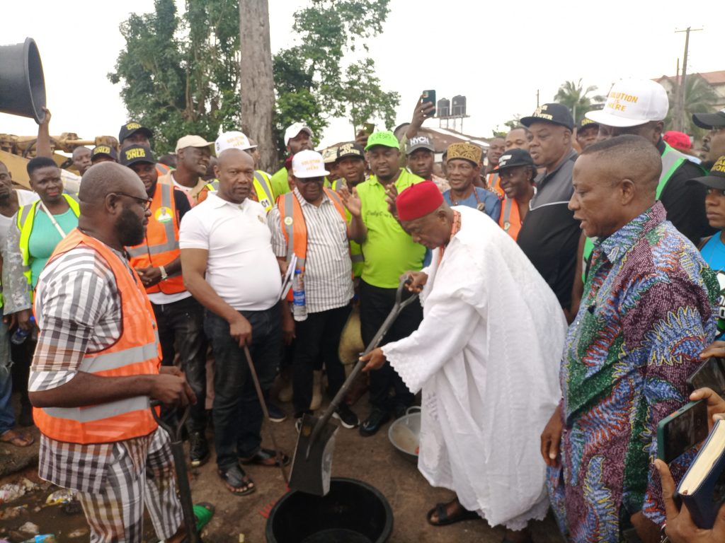 Traditional Ruler Of Onitsha Igwe Achebe Urges Anambra Residents To Participate Actively In Sanitation Exercises