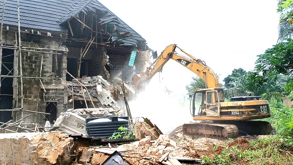 Anambra State Govt Demolishes Illegal Structures At Akwu Edoji, Uruagu  Nnewi North Council Area