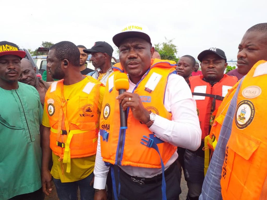 Flood : Anambra State Govt Distributes  Life Jackets To Residents Of Ayamelum Council Area