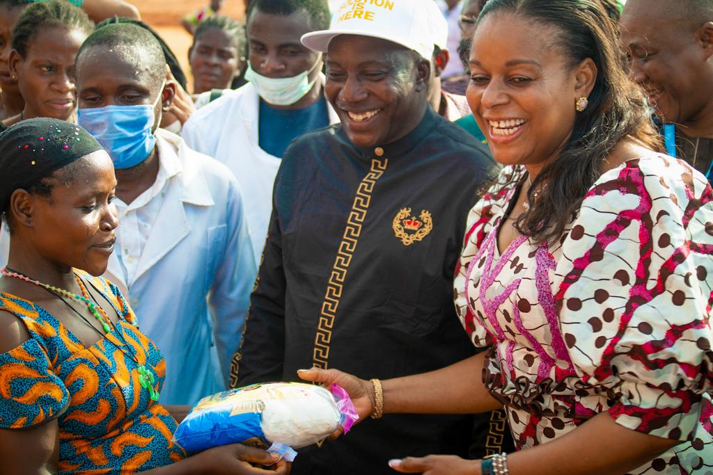 Flood : Mrs Soludo Visits Displaced Persons At Umueri Anambra East Council Area