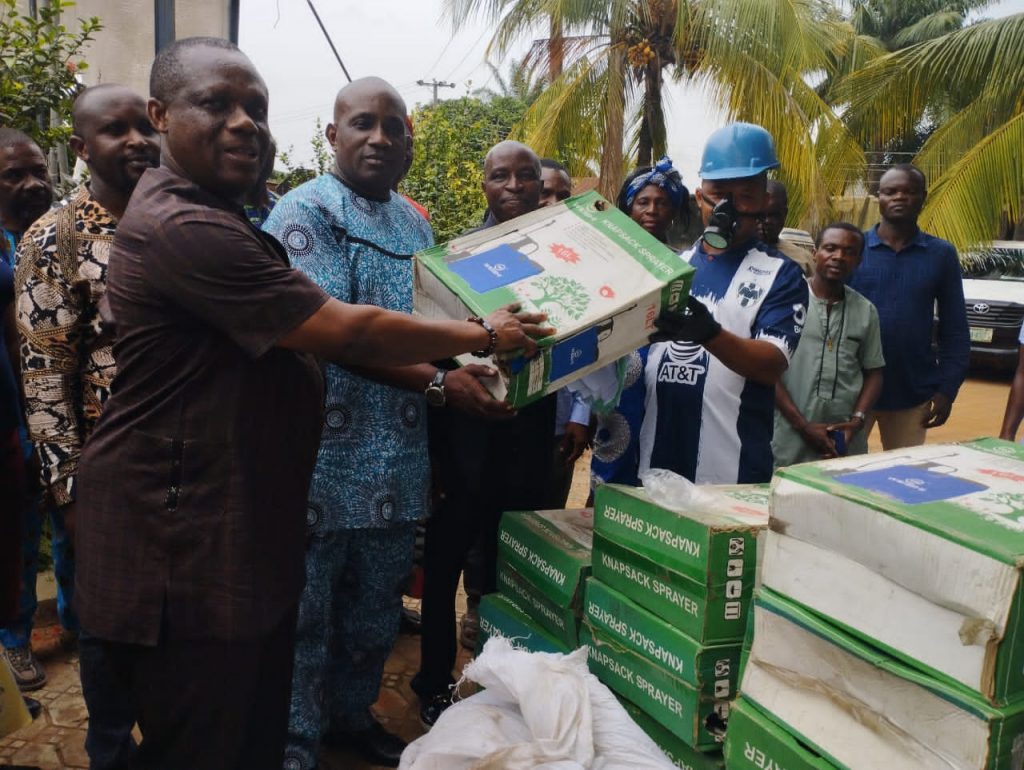 FG /IFAD VCDP Distributes Agricultural  Equipment To  Anambra Farmers For Dry Season Farming