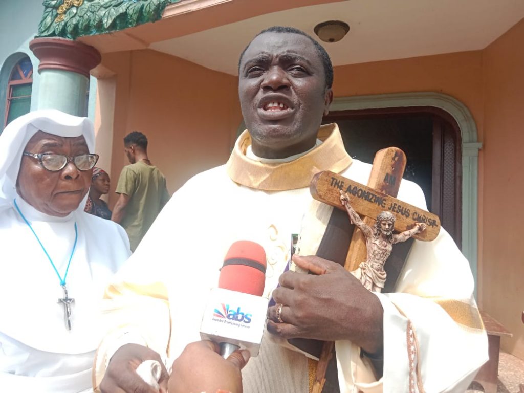 Catholic Faithful Commemorates  Corpus Christi