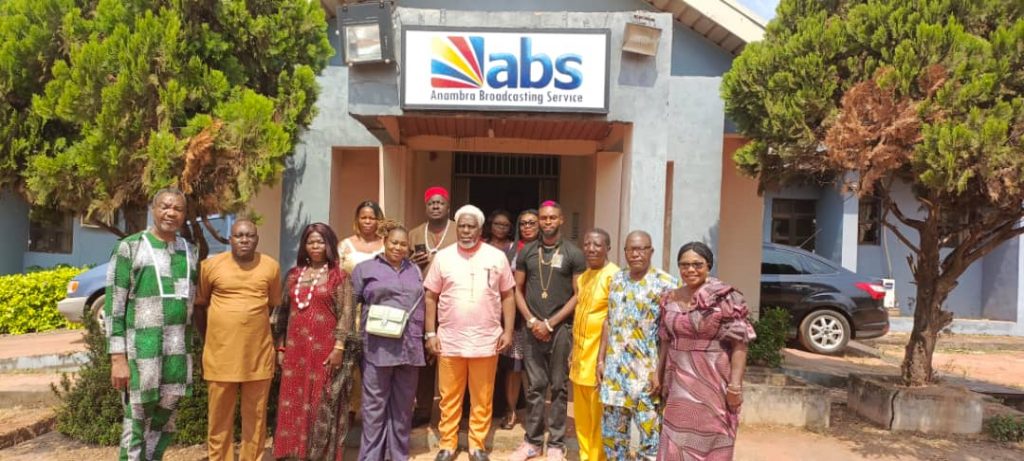 Aku Luo Uno Foundation Visits ABS MD Obidiegwu, Urges Ndi Anambra To Embrace Think – Home – Philosophy