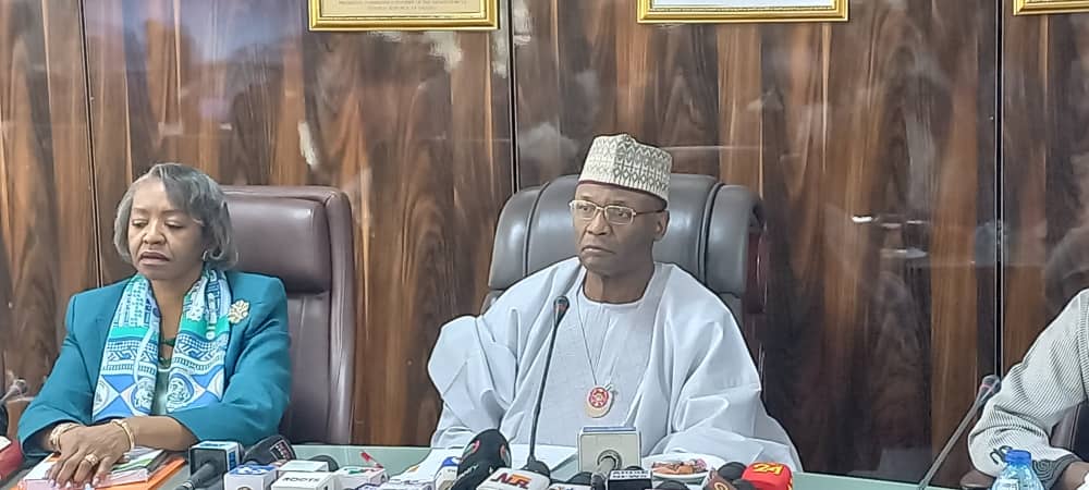 2023 : INEC Releases List Of Registered Voters  To Political Parties