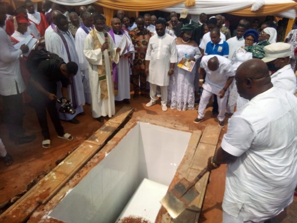 Dame Mercy Anekwe Buried At Enugu-Ukwu Njikoka Council Area