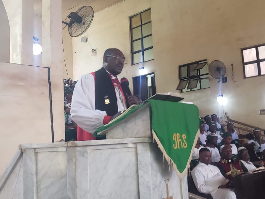 Bishop Ezeofor Rededicates Aguata Diocesan Men’s Fellowship and Women’s Ministry At Ekwuluobia