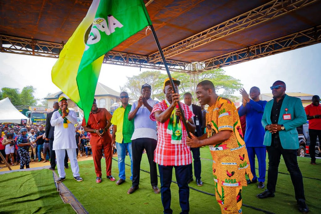 2023 : Soludo Presents Flag To  Azubogu As APGA Candidate For Anambra South Senatorial District