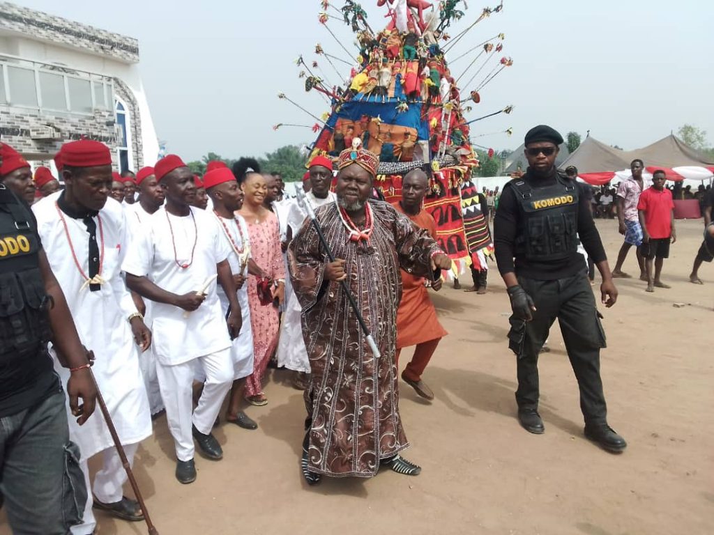 Igwe Ofuebe Of Ifite Ogwari Inaugurates 56   New Cabinet Chiefs, Confers Chieftaincy Titles On Illustrious Indigenes