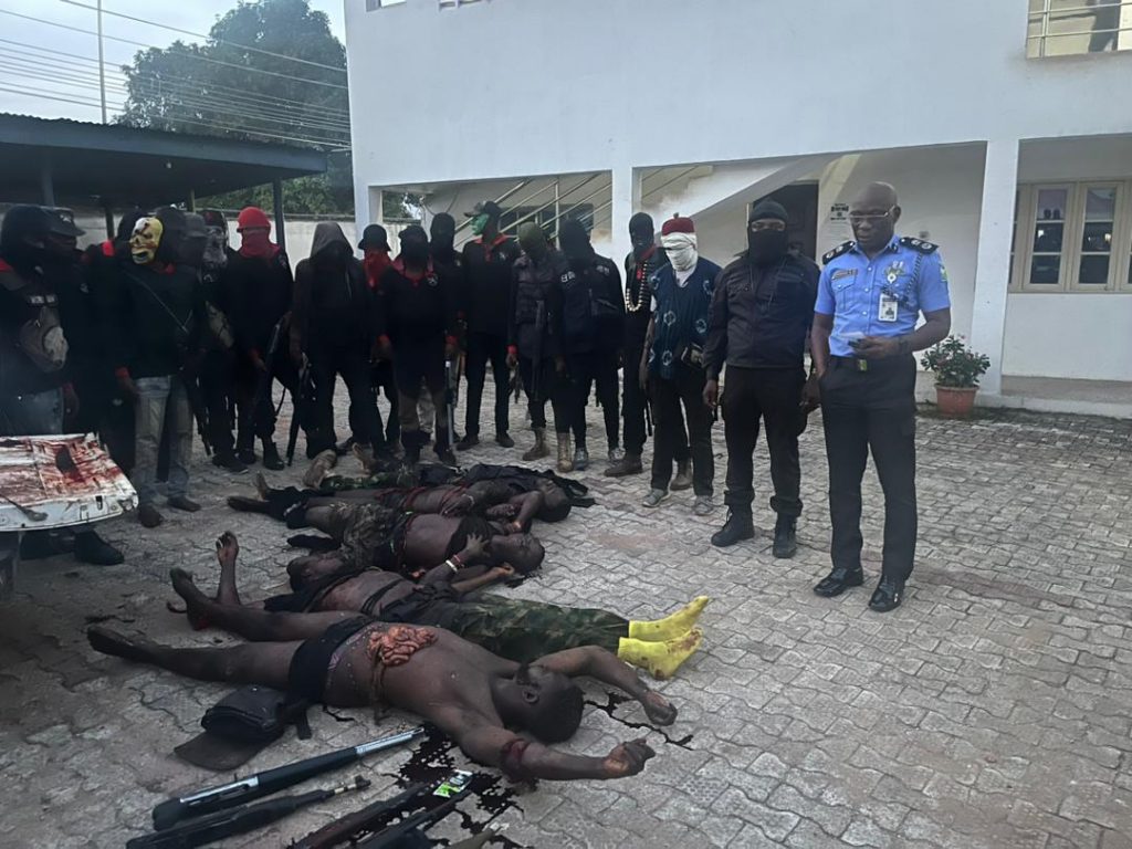 Joint Security Forces In Anambra Disperse Illegal Sit-at-home Enforcers At Ihiala