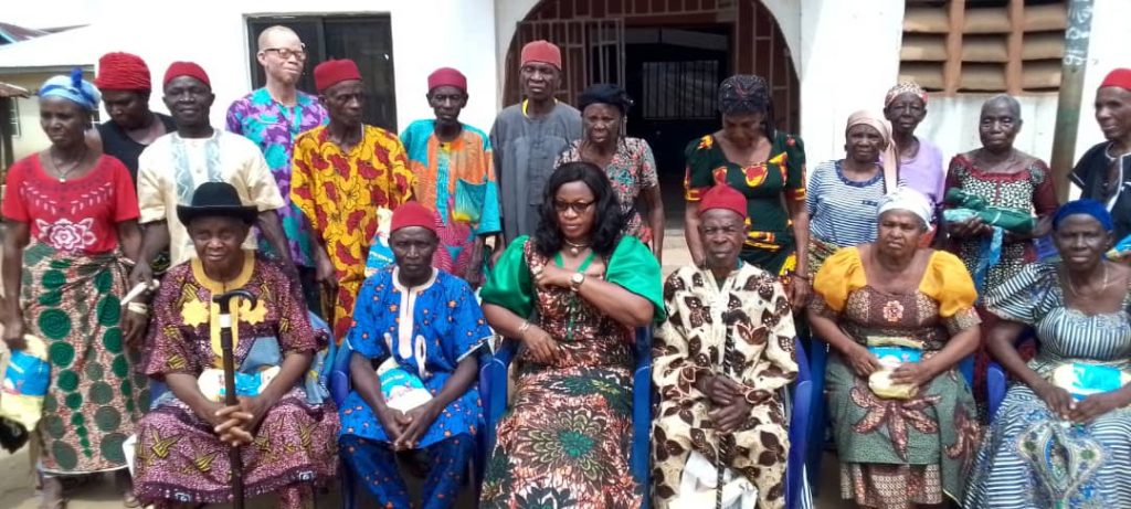 ABS Staff, Franca Ononuju  Gives Succour To Elderly People In Umudora, Umuikwu Anam Communities