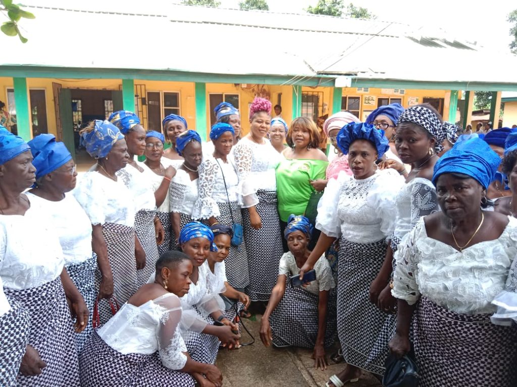 Anambra  Women In  Southern California Donate Medical Equipment To PHCs