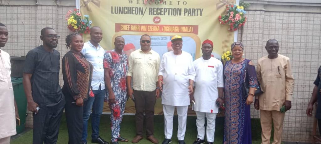 APGA  Ihiala Zone Honours ASLGSC Chairman Ezeaka With Award