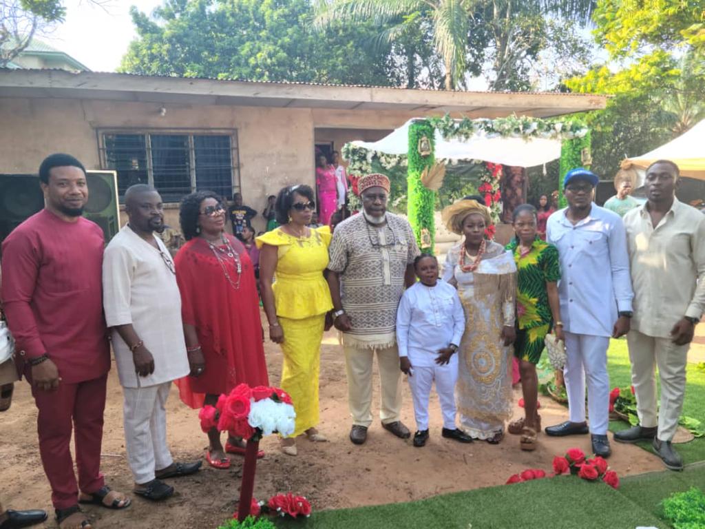 Traditional Marriage: Chukwunekwu Okweye Of ABS Joins Hands With Miss Favour Obieze At Agulu