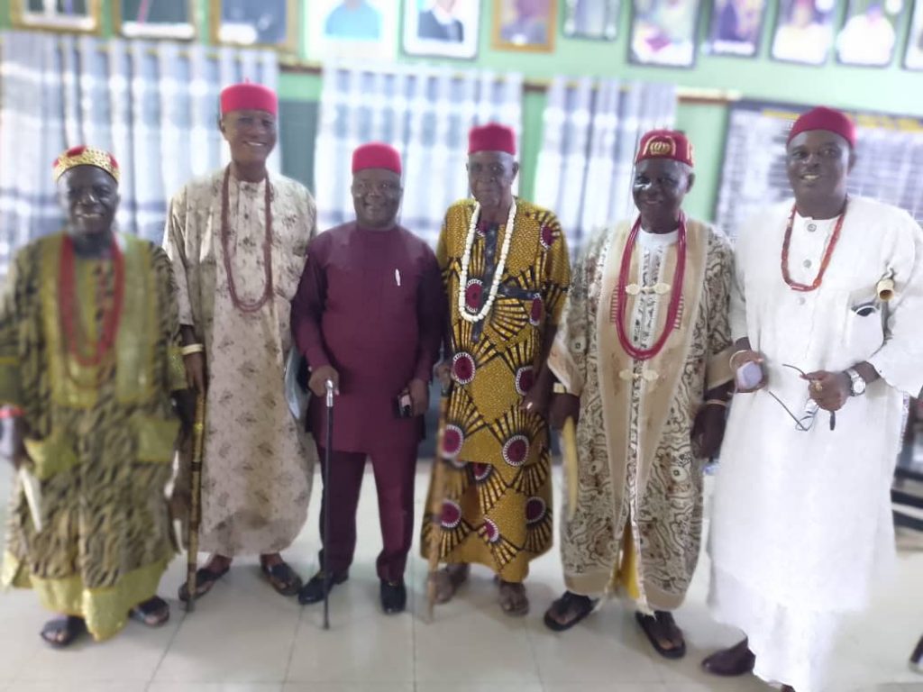 Tradition : Orumba South TC Chairman Celebrates Kolanut With Traditional Rulers