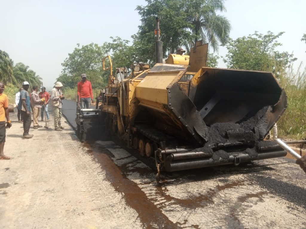 Asphalting Commences On  Ezira Umuomaku-Enugu-Umuonyia-Achina Road