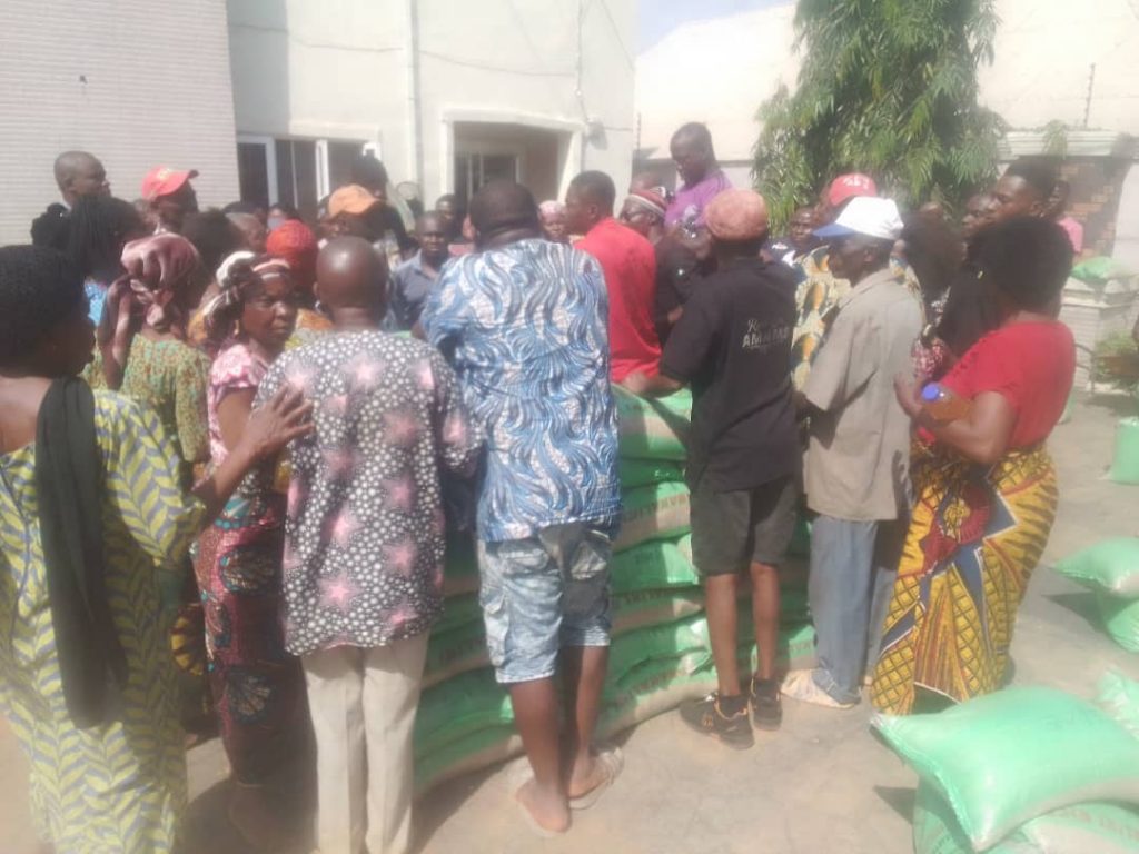 Yuletide : Over 500 People Benefit From Akudozuruora Humanitarian Outreach In Oraeri