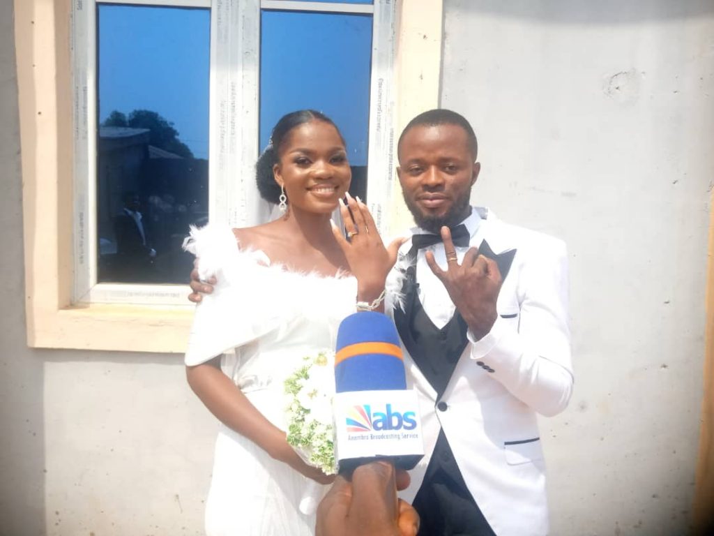 Stanley Onuegbu Of ABS Weds Davina Chibuzor At Okpuno