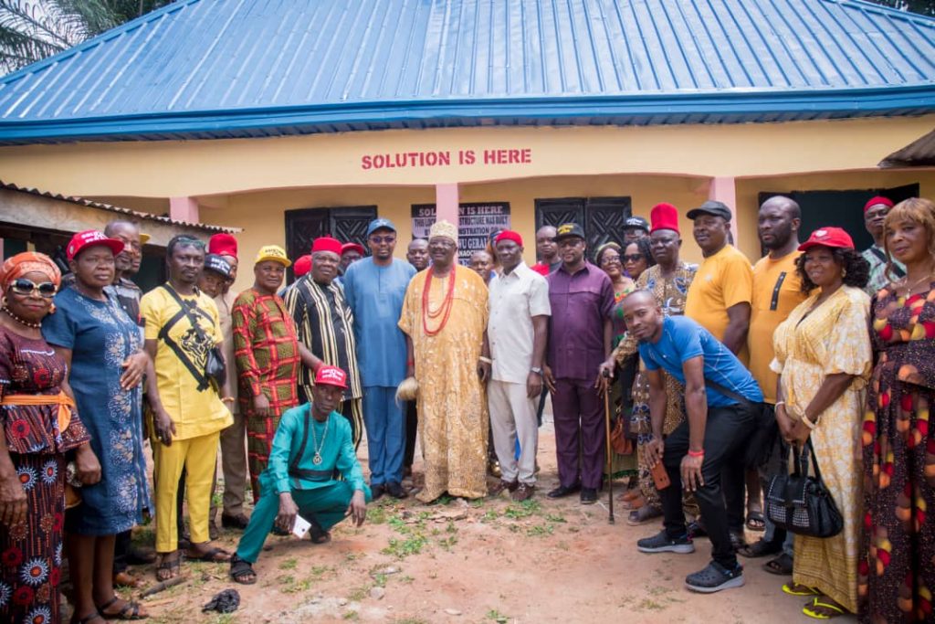 Anaocha  Local Govt  Council  Inaugurates  Ultra-modern Lock Up Shops At  Afor Akwaeze Market