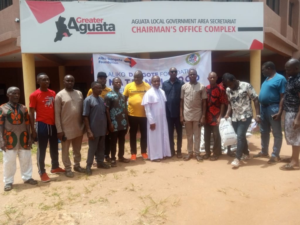 Aliko Dangote Foundation Distributes 10kg Bags Of Rice To Vulnerable People In Anambra