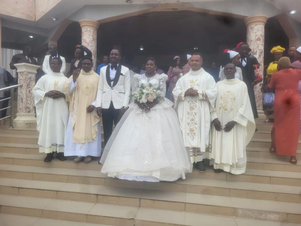 Chioma Ugwuanyi  Weds  Chibuzor Nwabue In Awka