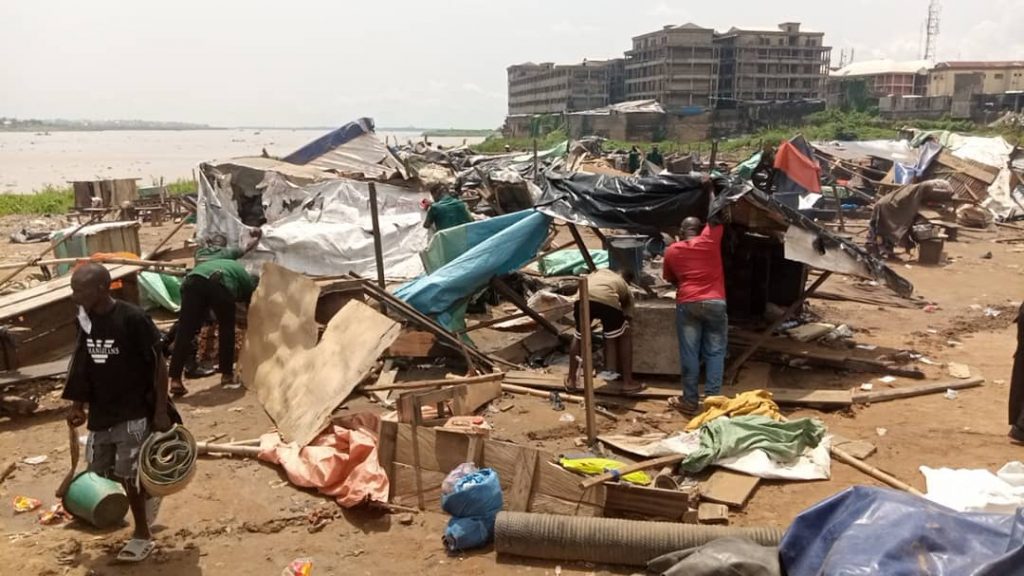 Anambra State Govt Commences Removal Of Shanties , Illegal Occupants On Niger Street  Onitsha