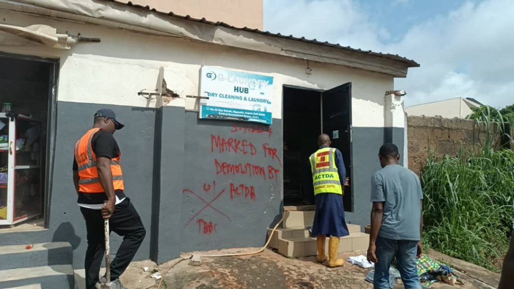 ACTDA  Dismantles Illegal Structures , Shanties At  G.R.A Awka