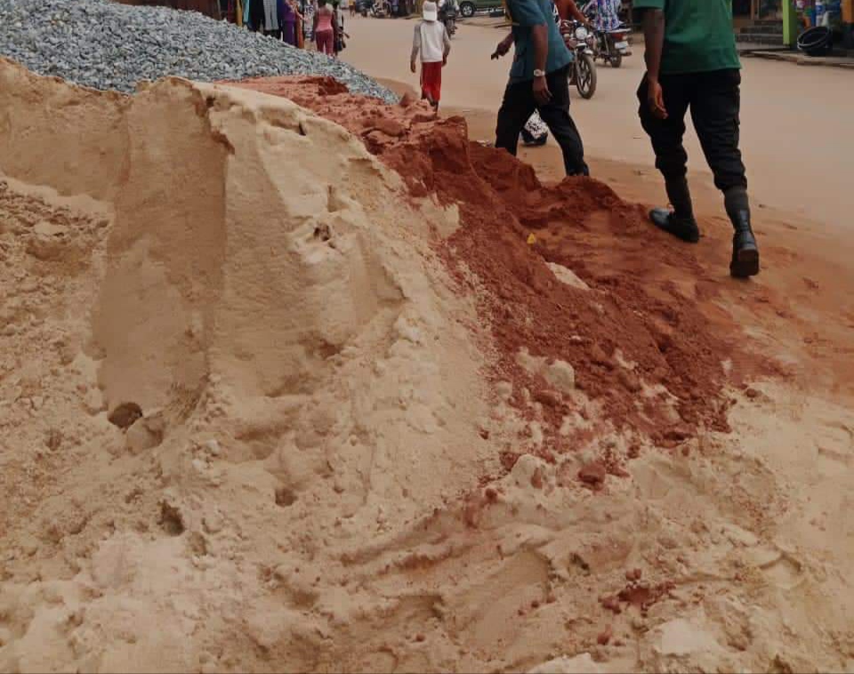 Anambra State Govt Warns Against Stacking Building Materials On Roads. Drainages