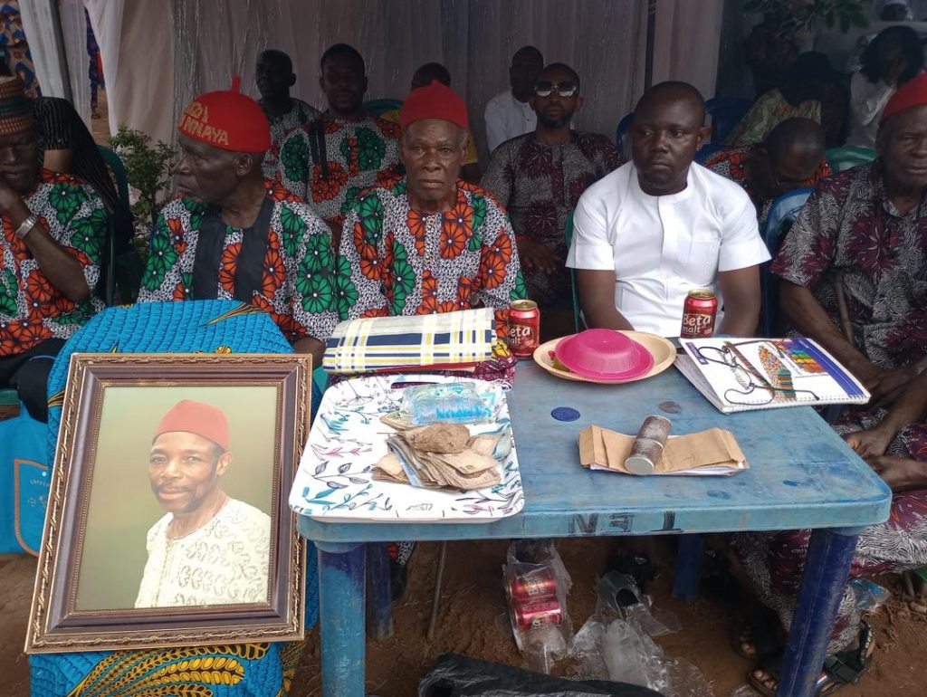 Favour Iwuanorie Of ABS Buries Father Linus Iloka At  Daezim Village Isulo Orumba South Council Area