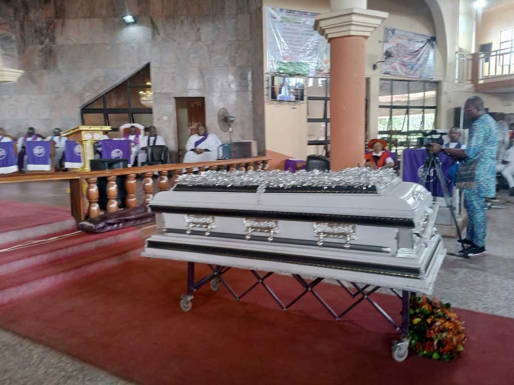 Pioneer Provost Of  NOCEN Ndu  Buried In Awkuzu