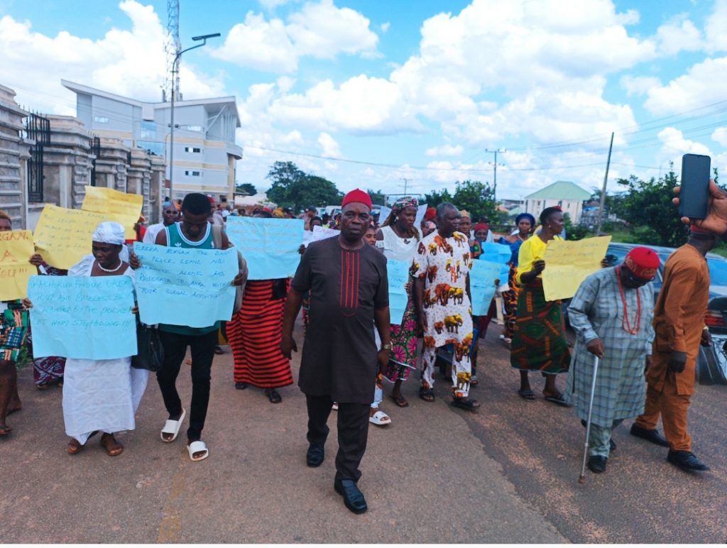 Amanuke Community Holds Peaceful Demonstration In Awka  Against Land Grabbing