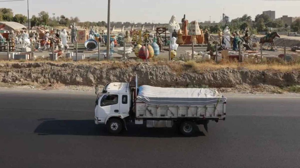 Iranian Authorities Executes Four People Convicted  Of Selling Contaminated  Alcohol That  Poisoned 17 People