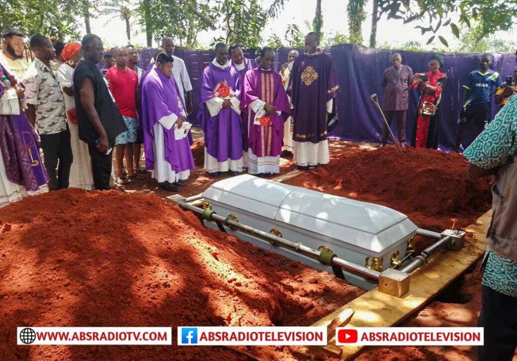 Mrs. Adaobi Adia Of ABS Buries Father At Ezieke Village Ojoto