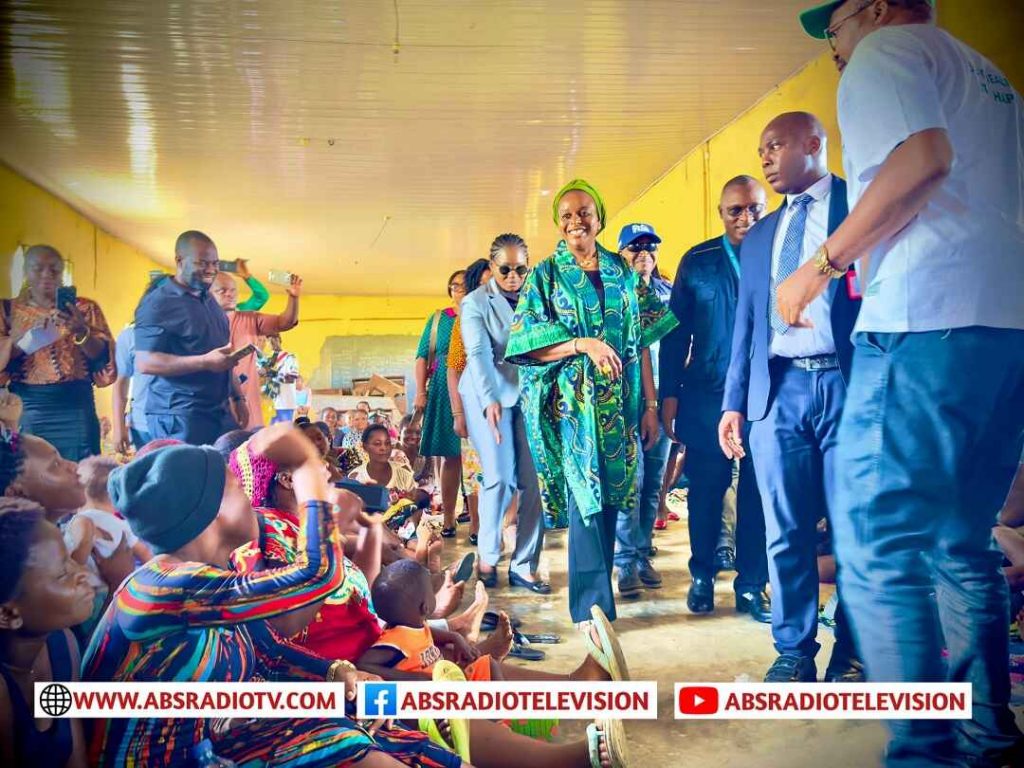 Anambra East Mayor Chinweze Lauds Mrs Soludo For Benevolence To People Displaced By Flood