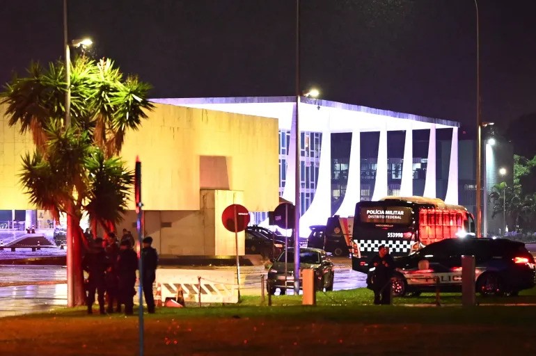 Police Investigates Explosions Close To Federal Supreme Court In Brazil