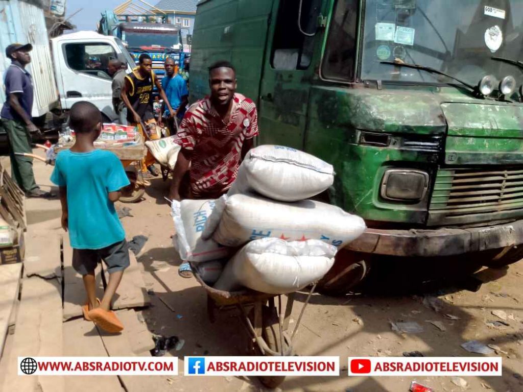 Yuletide: Eke Awka Market Witnesses Increased Commercial Activities