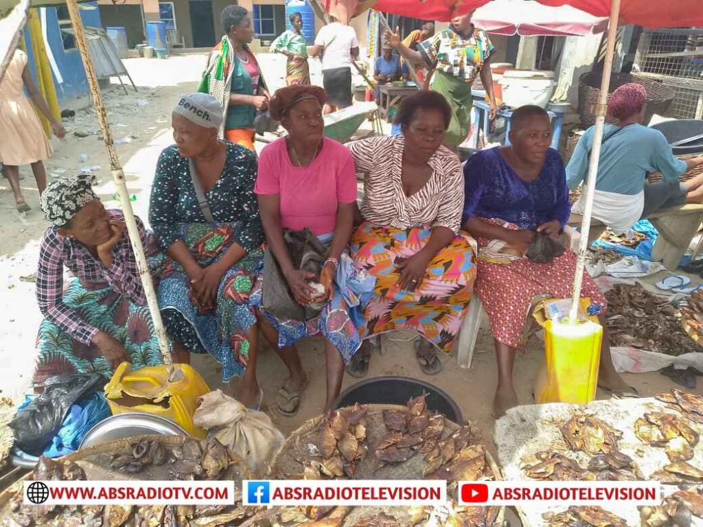 Yuletide: Tempo Of Christmas Shopping Increases At Nkwo Ogbakuba Market Ogbaru