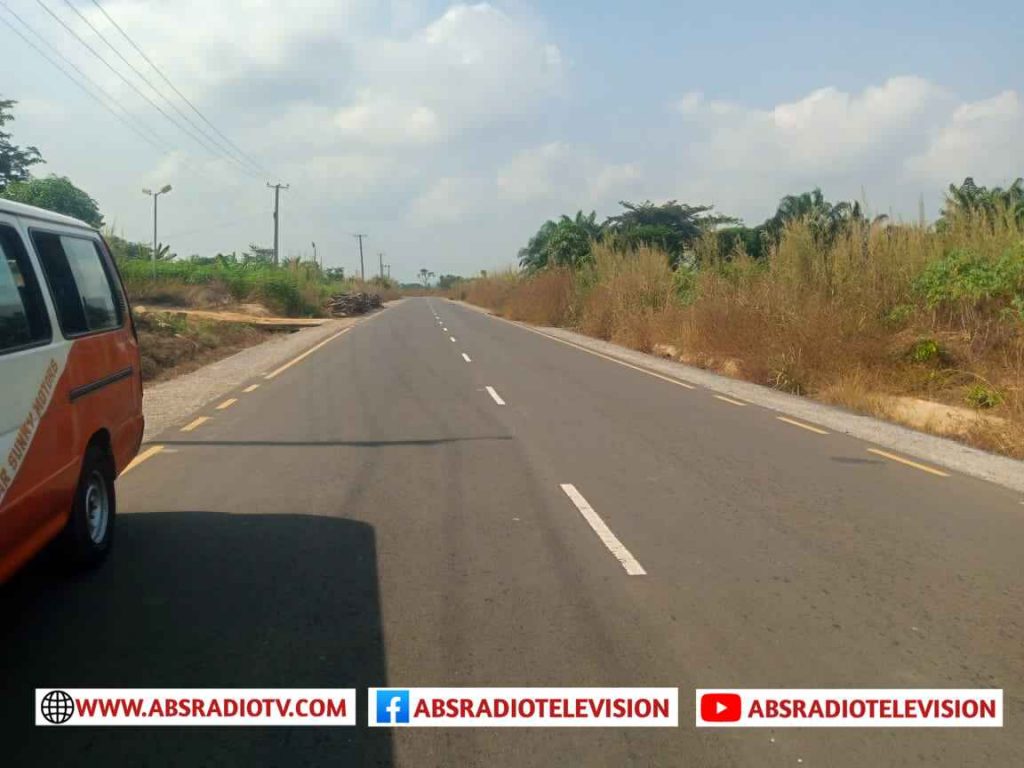 Amansea Traditional Ruler Igwe  Anigbogu Lauds Soludo On Road Projects In Community